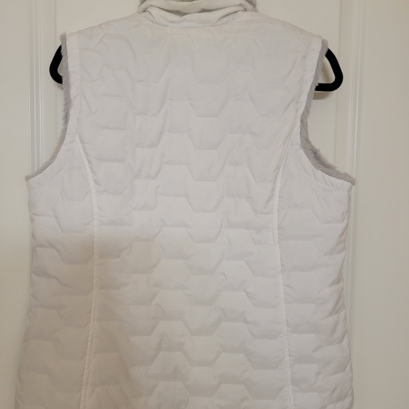 Reversible Vest - Picture 2 of 3